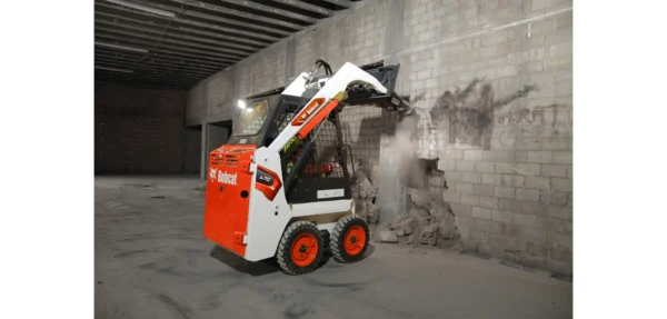 Chargeuse compacte sure pneus 1,3 tonnes - Bobcat S70 – Image 2