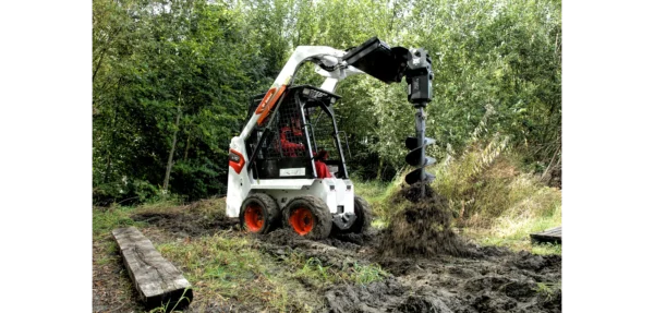 Chargeuse compacte sure pneus 1,3 tonnes - Bobcat S70 – Image 3