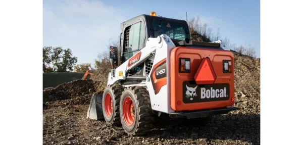 Chargeuse compacte sure pneus 2,4 tonnes - Bobcat S450 – Image 6